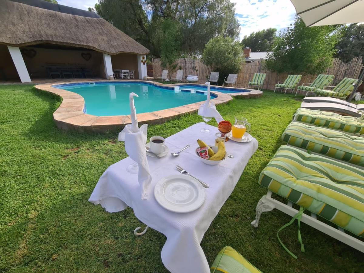 Victoria Oaks Guesthouse Victoria West Екстериор снимка