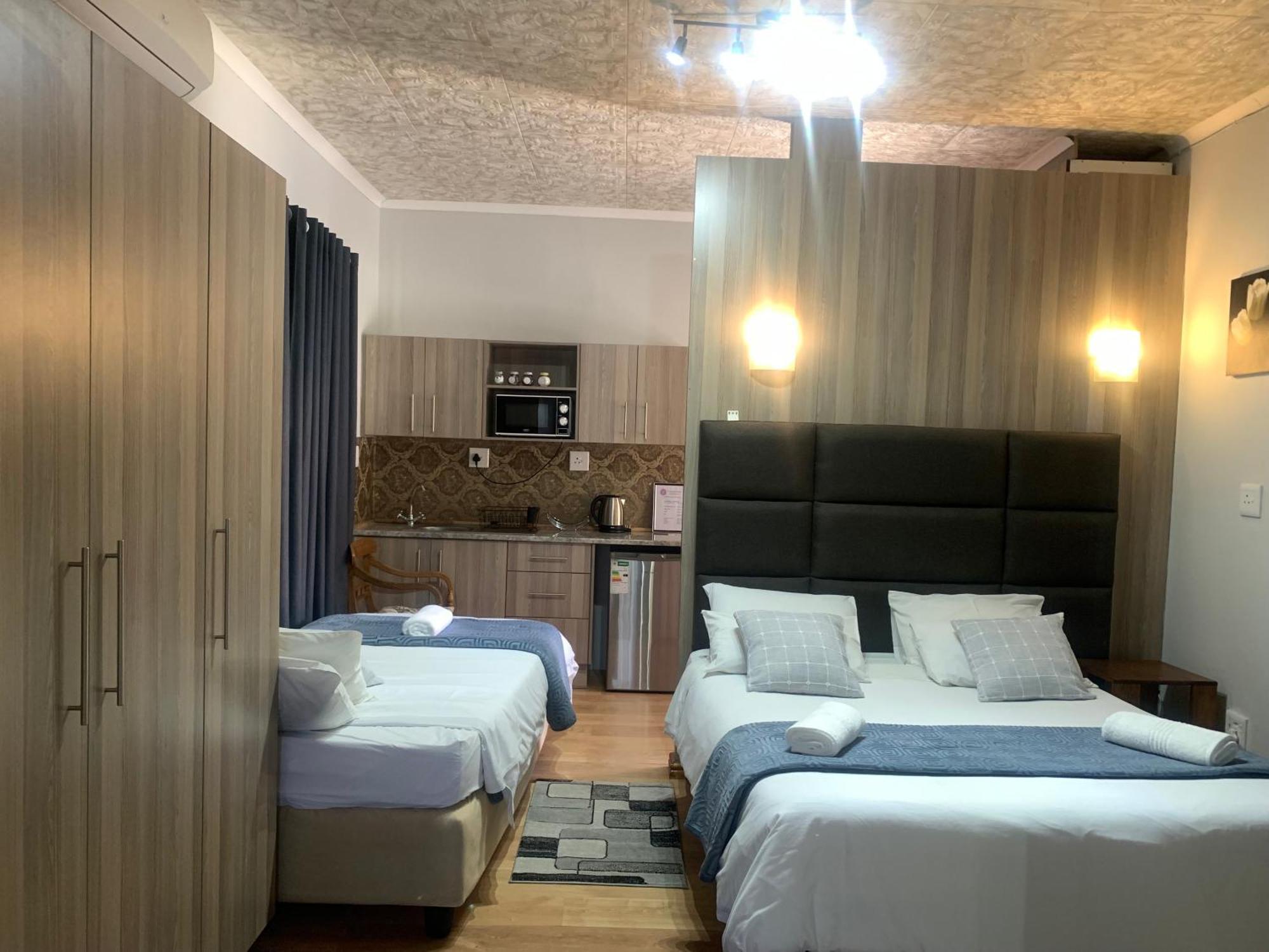 Victoria Oaks Guesthouse Victoria West Екстериор снимка